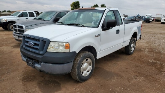 2005 Ford F150 XL  Regular Cab 2D XL
