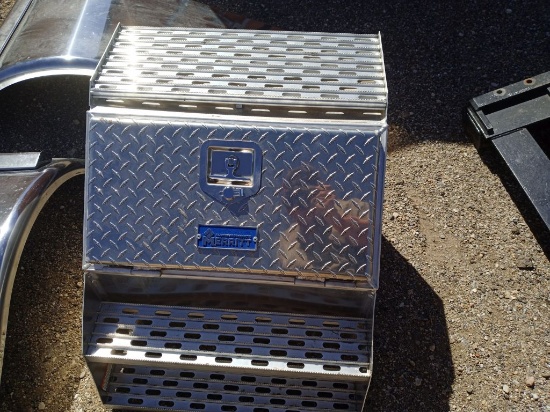 Merrett 24" Tool Box w/ Steps
