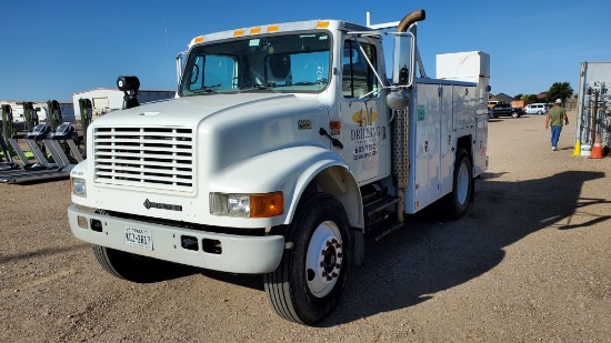 2001 International 4900  80 Inch Wide Steel Cab 68 ABC Truck Delivery Mechanics Truck