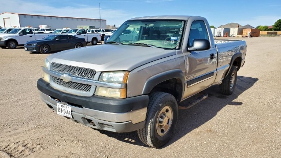 2004 Chevrolet Silverado 2500 W/T Regular Cab 2D Work Truck