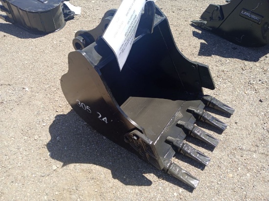 24" Land Hero Heavy Duty Bucket - Mini Excavator