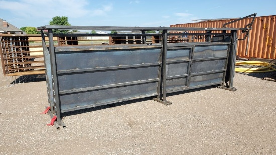 16' Adjustable Ally w/Head Gate