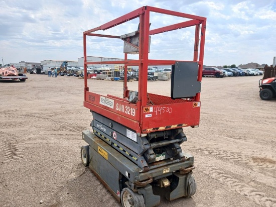 2014 SJlll 3219 Scissor Lift