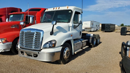 2015 Freightliner Cascadia 125  Conventional Cab Truck Tractor