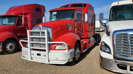2015 Kenworth T660  Conventional Cab Truck Tractor