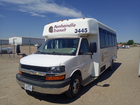2014 Chevrolet Express 3500  Hi Cube 2D Bus