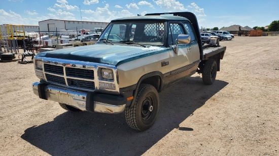 1993 Dodge Ram 250 Custom / LE Club Cab 2D Club Cab 8-Ft. Bed 4WD
