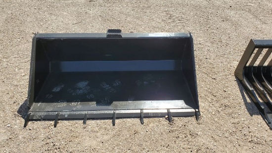 66" Bucket w/Teeth 66" Bucket w/Teeth