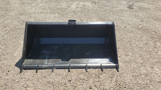 66" Bucket w/Teeth