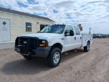 2006 Ford F-350 SD CREW CAB CHASSIS 4-DR Lariat Crew Cab 4WD