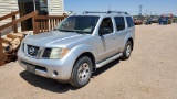 2005 Nissan Pathfinder SE SUV 4D