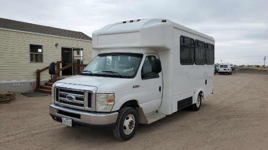 2009 Ford E350  2D Shuttle  Bus