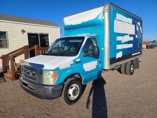2008 Ford E450  Parcel Delivery 2D Box Truck