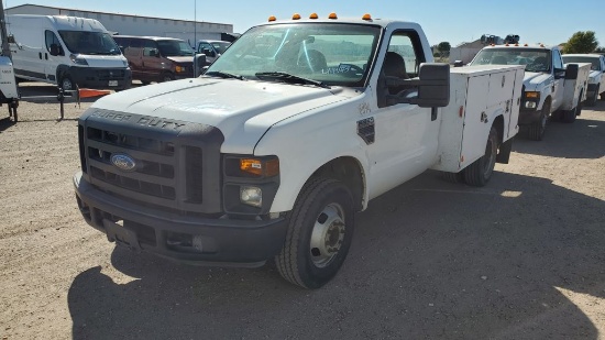 2008 Ford F350 Super Duty XL Regular Cab 2D Service Truck XL DRW 2WD