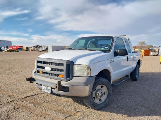 2005 Ford F250 Super Duty XL Supercab 2D