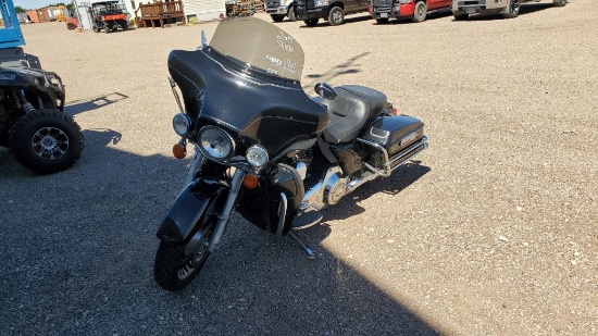 2013 Harley-Davidson FLHTCU Electra Glide Ultra Classic  Motorcycle