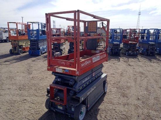 2015 SkyJack Scissor Lift