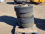 Pallet of 4 255/70/R22.5 Tires