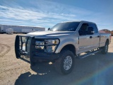 2018 Ford F350 Super Duty /  XLT Crew Cab / LWB / SWB 4D