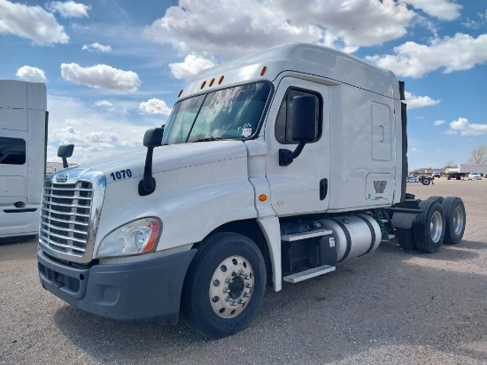 2017 Freightliner Cascadia 125  Conventional Cab / Sleeper Truck Tractor