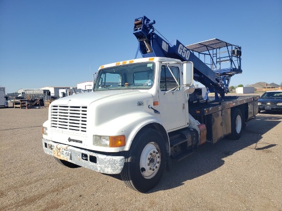 2000 International 4700  80 Inch Wide Steel Cab Manlift Flatbed