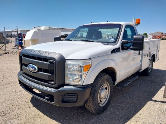 2011 Ford F250 Super Duty XLT Regular Cab 2D 2WD