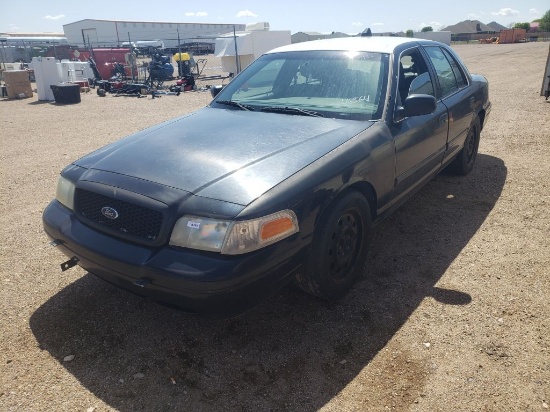 2010 Ford Crown Victoria  Police / Sedan 4D