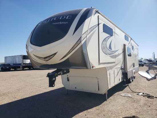 2018 GRAND DESIGN RECREATIONAL Solitude Travel Trailer