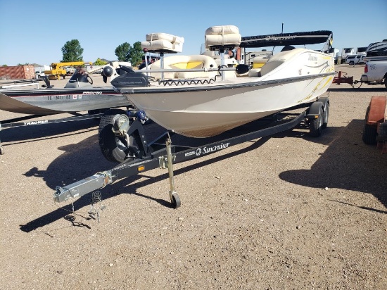 2010 Lowe Suncruiser Boat