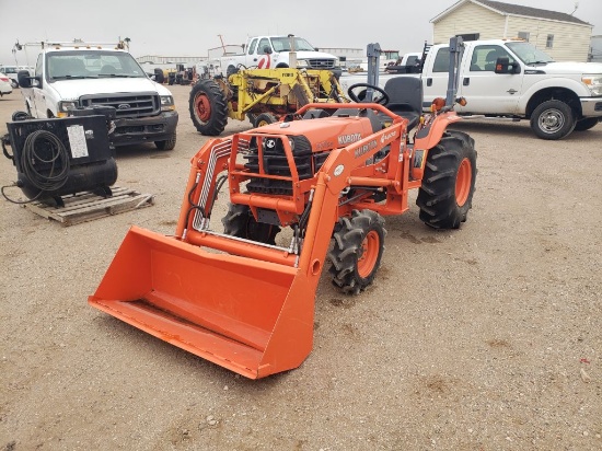 Kubota B7800 B7800HSD Tractor