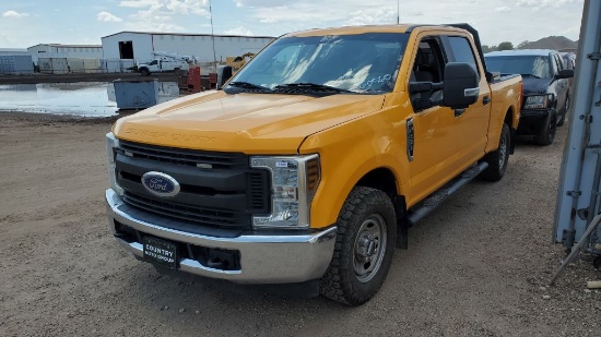 2018 Ford F250 Super Duty XL Crew Cab / LWB