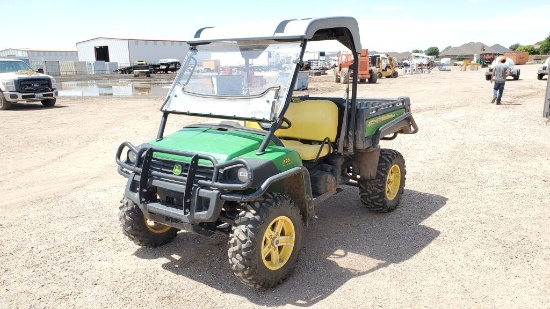 John Deere 825E XUV