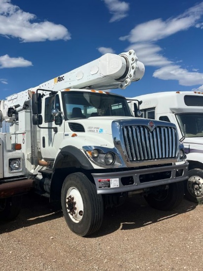 2010 International 7400 Double Bucket Truck