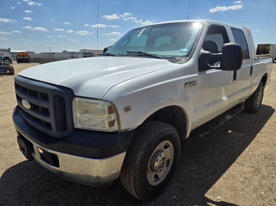 2006 Ford F250 Super Duty / XL Crew Cab 4D XL