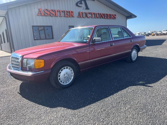 1989 Mercedes-Benz 420 Series SEL Sedan 4D