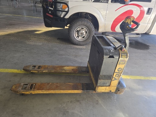 Yale 4000LB Pallet Jack