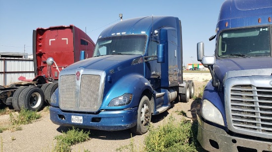 2015 Kenworth T680  Conventional Cab Truck Tractor