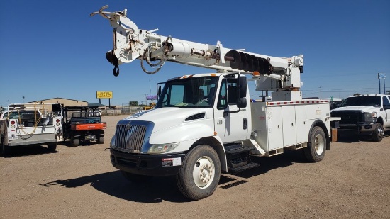 2003 International Durastar 4300 Digger Derrick Truck
