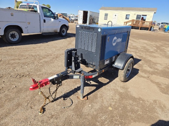 2020 Miller Big Blue 400 Pro & Trailer