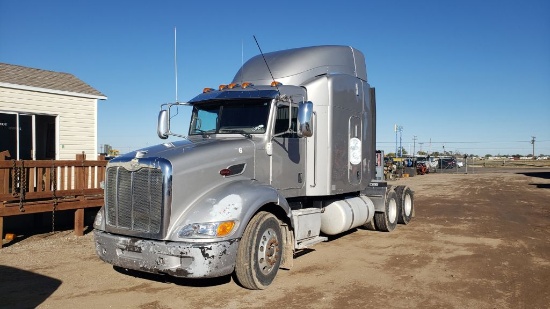 2012 Peterbilt 384  Truck Tractor