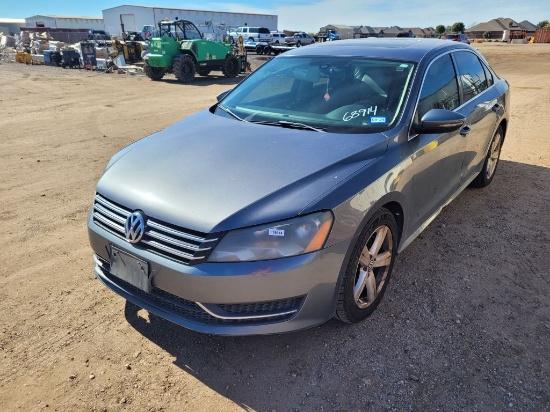 2012 Volkswagen Passat SE Sedan 4D