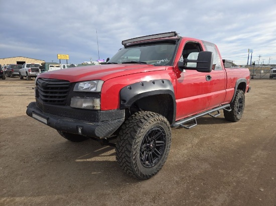 2004 Chevrolet Silverado 1500 Base  Extended Cab 4D