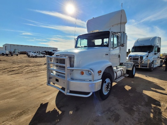 2004 Freightliner FL112 Truck