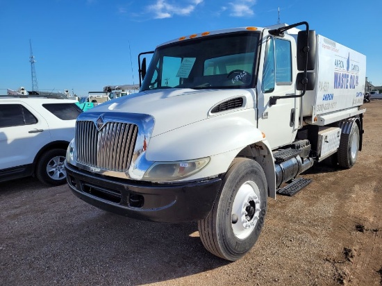 2004 International 4400  Fuel/Lube Truck