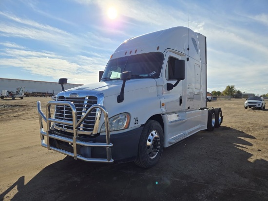 2016 Freightliner Cascadia 125  Conventional Cab / Sleeper Truck Tractor
