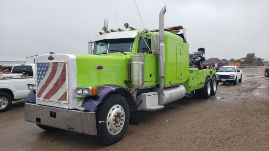 1996 Peterbilt 379  Sleeper Cab Wrecker/Tow Truck