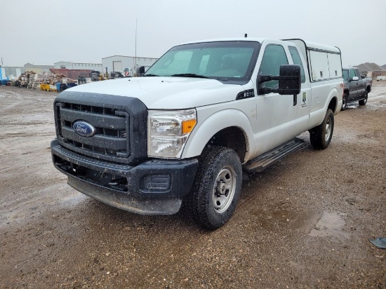 2013 Ford F-350 SD Extended Cab Pickup 4-Dr XLT Supercab Long Bed 4WD