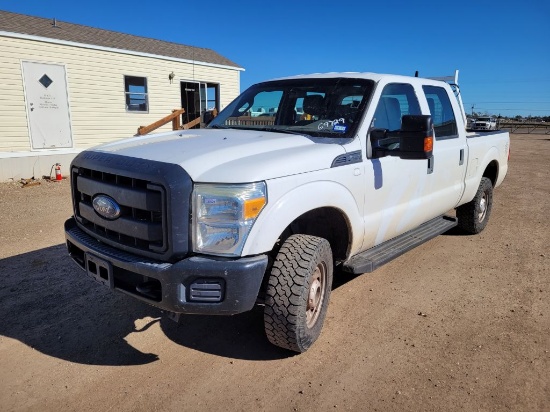 2016 Ford F250 Super Duty XL Crew Cab / LWB 4D