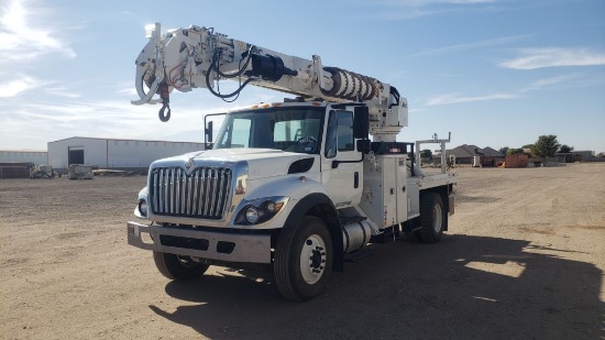 2016 International Harvester SA625 Truck Digger Derrick Truck