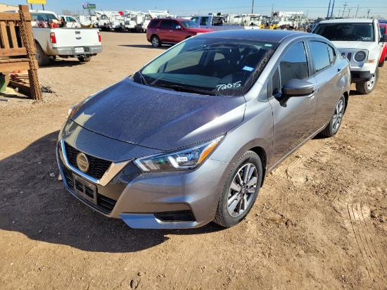 2020  Nissan  Versa SV  Sedan 4D
